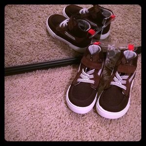Juniors shoes, carters brown high top new with tag